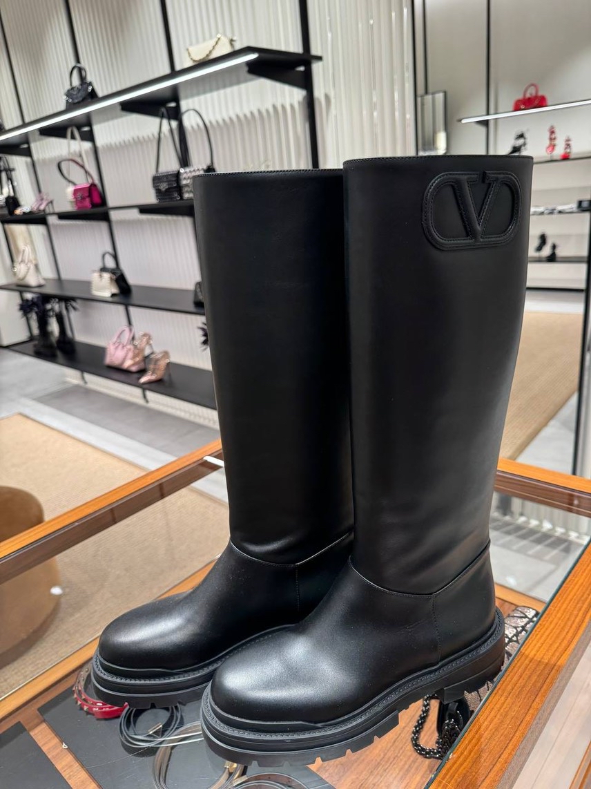 VALENTINO GARAVANI Boots side view - Women's luxury Shoes