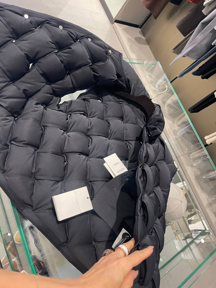 BOTTEGA VENETA Gilets side view - Women's luxury Clothes