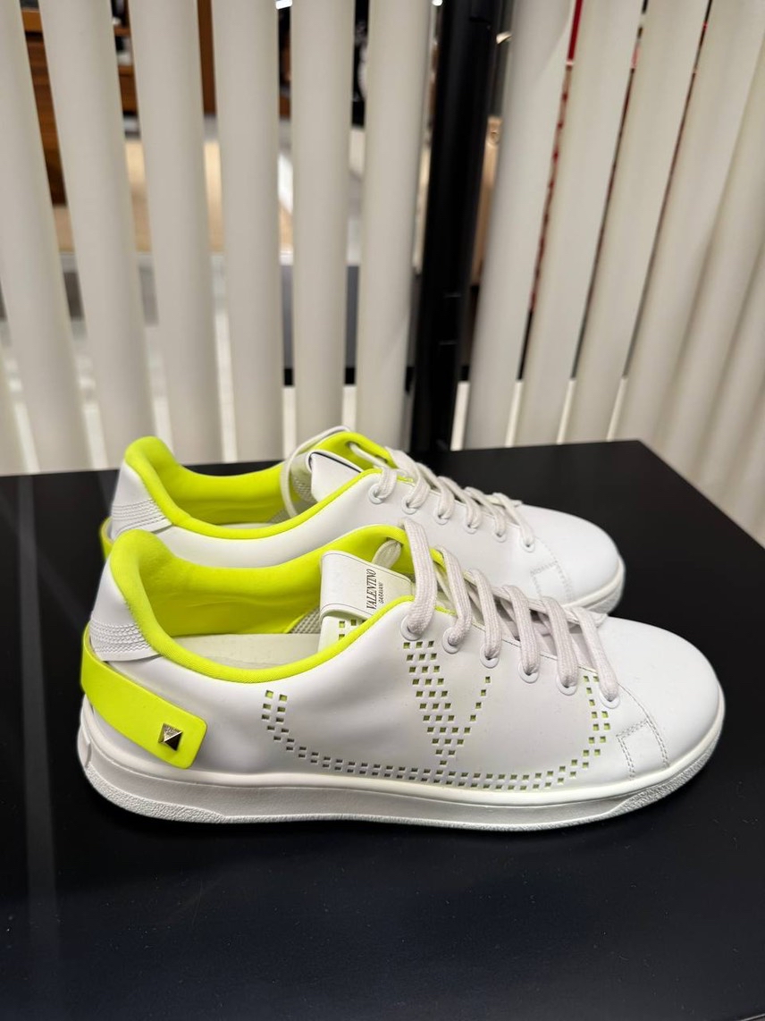 VALENTINO GARAVANI Sneakers side view - Women's luxury Shoes