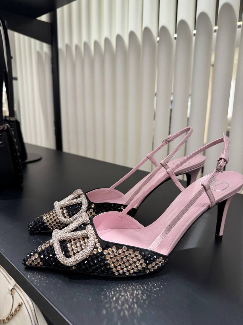 VALENTINO GARAVANI Sandals side view - Women's luxury Shoes