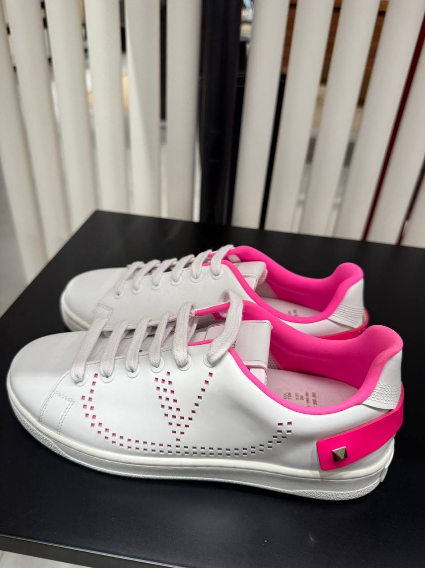 VALENTINO GARAVANI Sneakers side view - Women's luxury Shoes