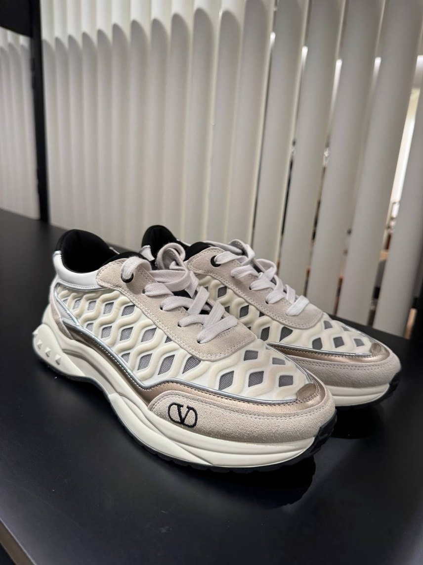 VALENTINO GARAVANI Sneakers side view - Women's luxury Shoes