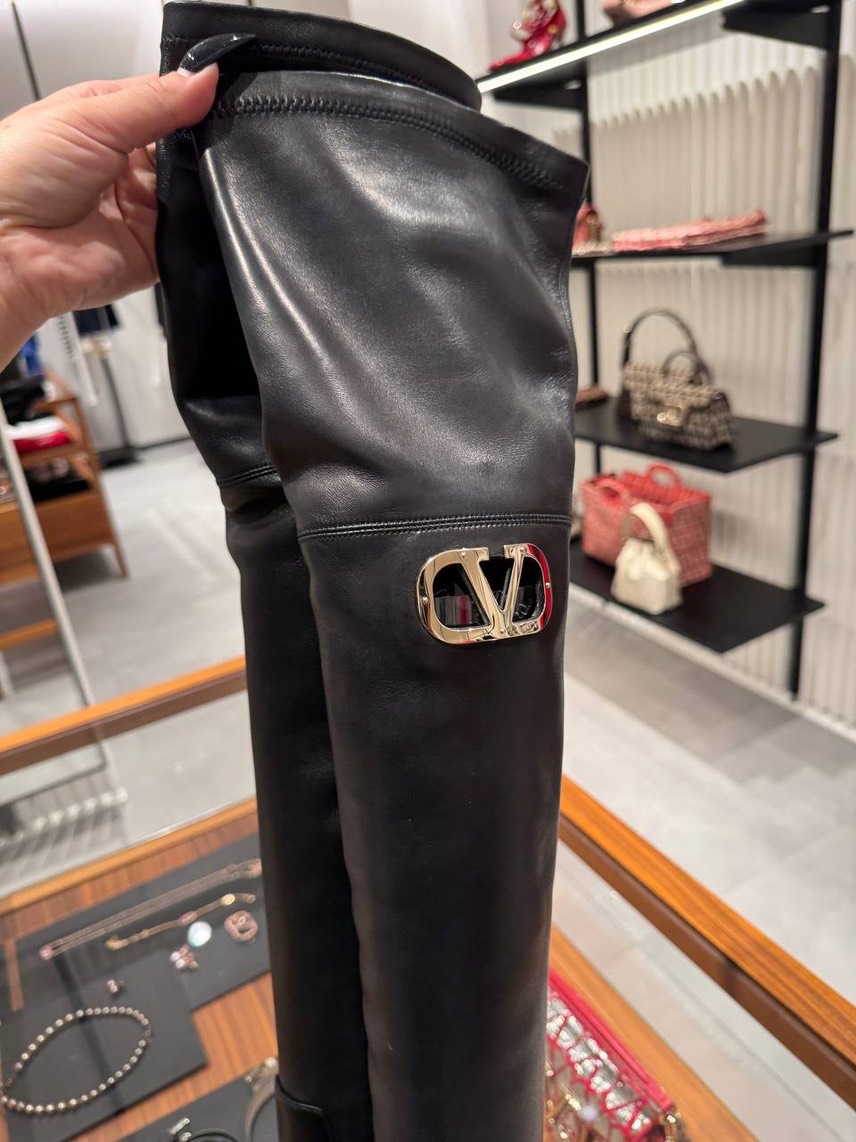 VALENTINO GARAVANI Boots side view - Women's luxury Shoes