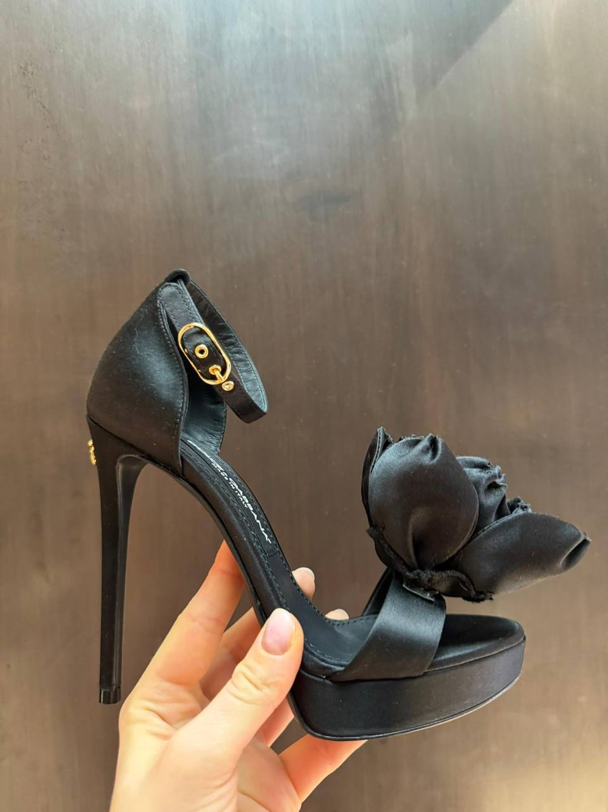 DOLCE & GABBANA Sandals front view - Women's luxury Shoes