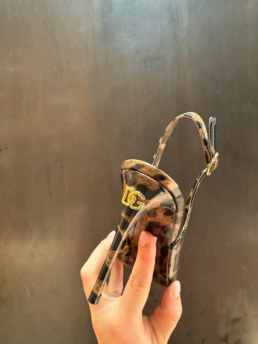DOLCE & GABBANA Sandals side view - Women's luxury Shoes