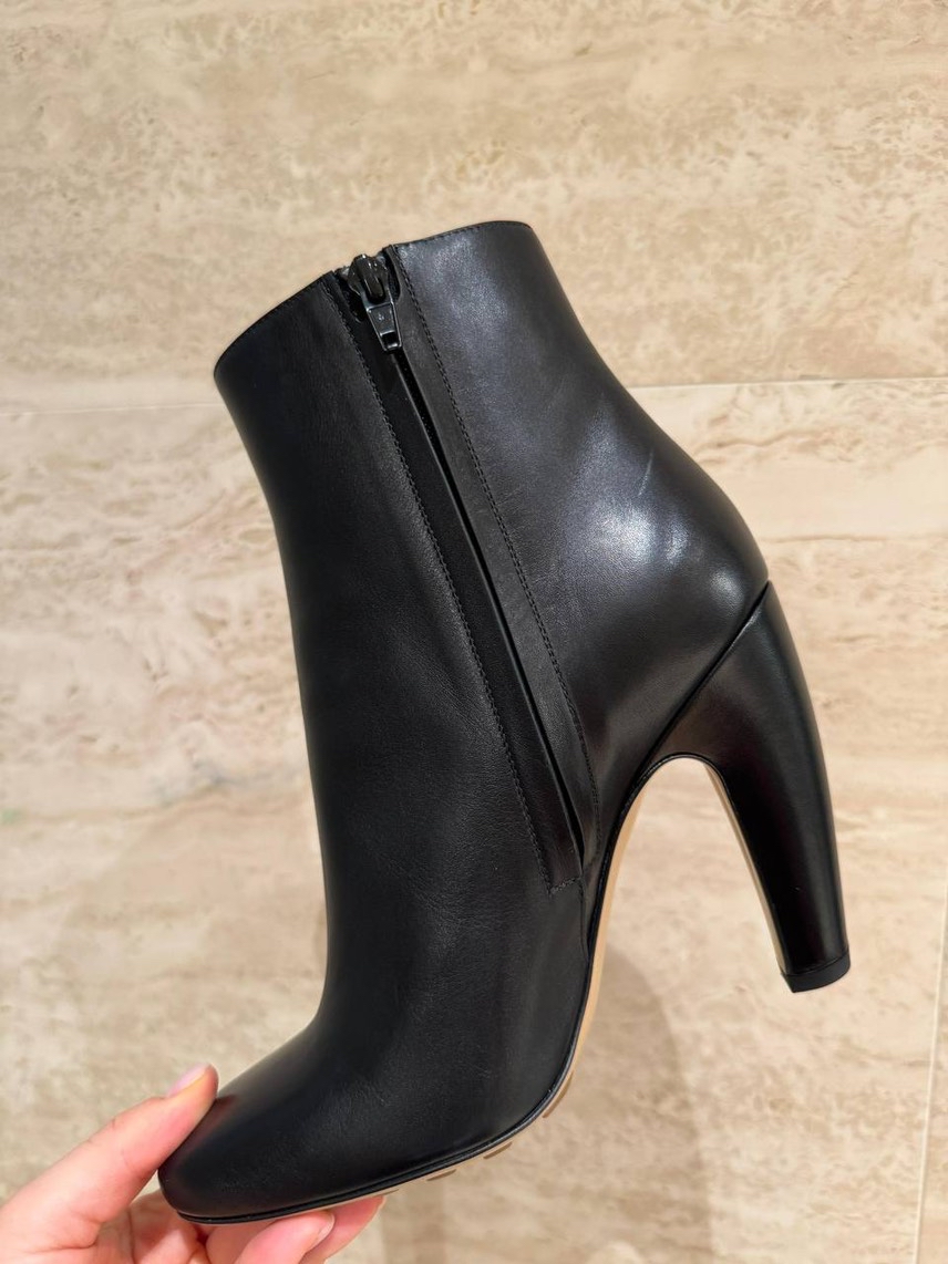 BOTTEGA VENETA Boots side view - Women's luxury Shoes