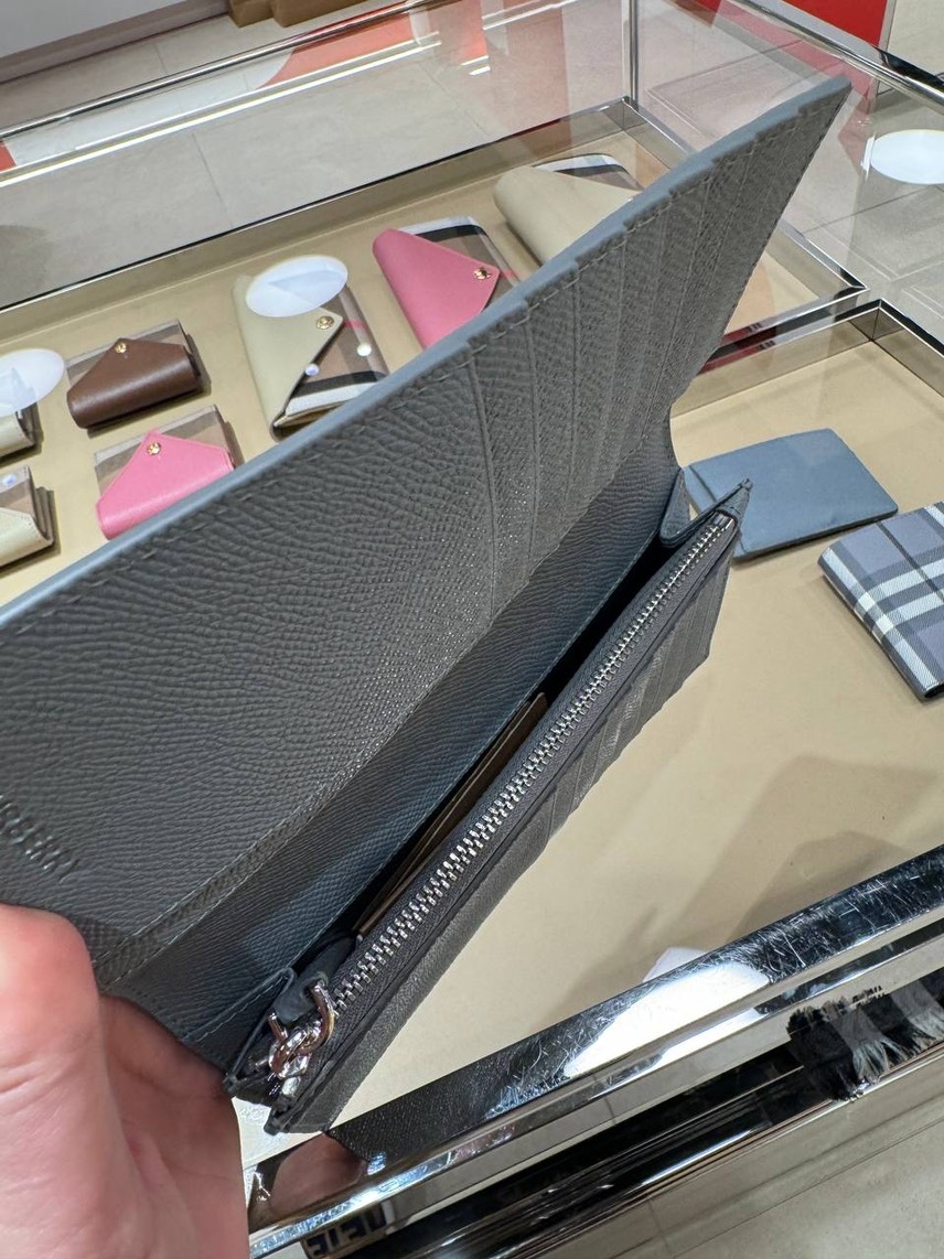 BURBERRY Wallets and small leather goods side view - Men's luxury Accessories