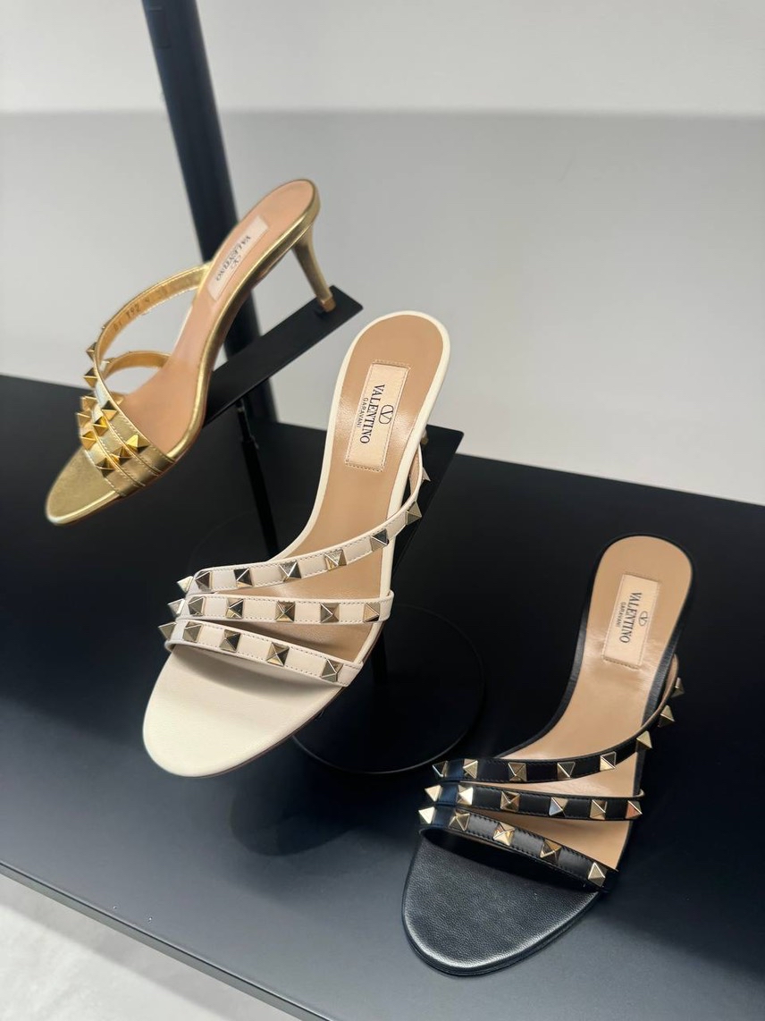 VALENTINO GARAVANI Sandals front view - Women's luxury Shoes