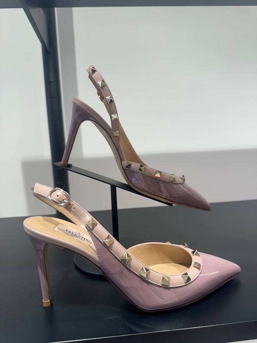 VALENTINO GARAVANI Sandals front view - Women's luxury Shoes