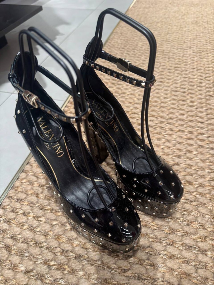VALENTINO GARAVANI Sandals side view - Women's luxury Shoes