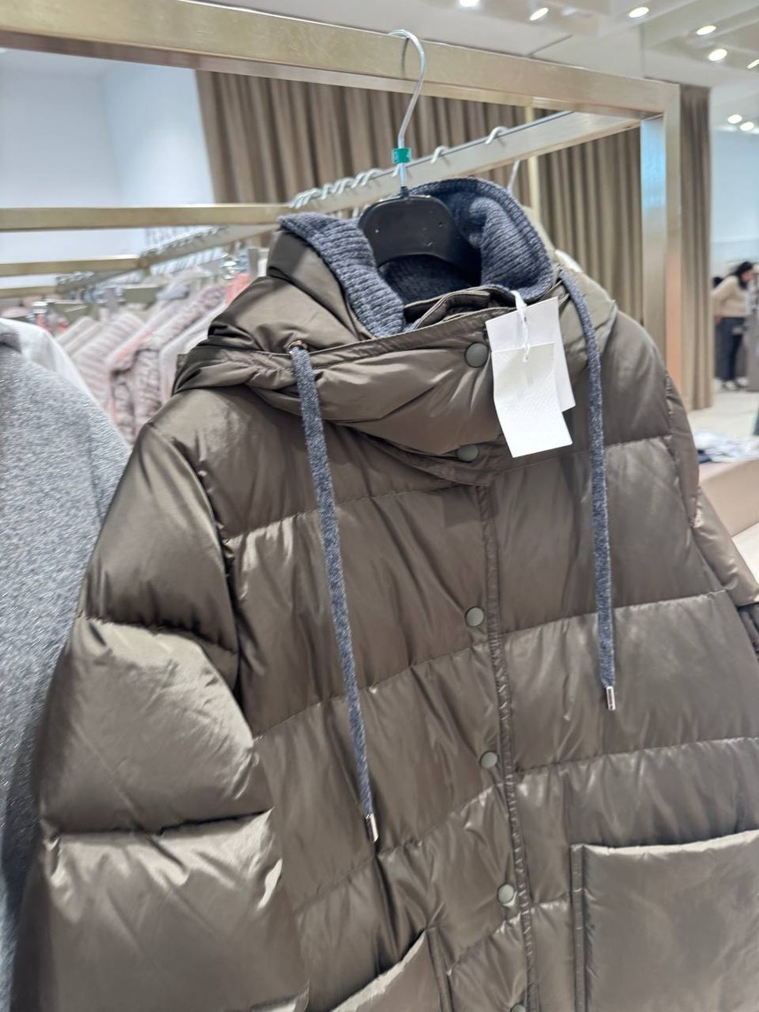 PESERICO Down jacket side view - Women's luxury Clothes