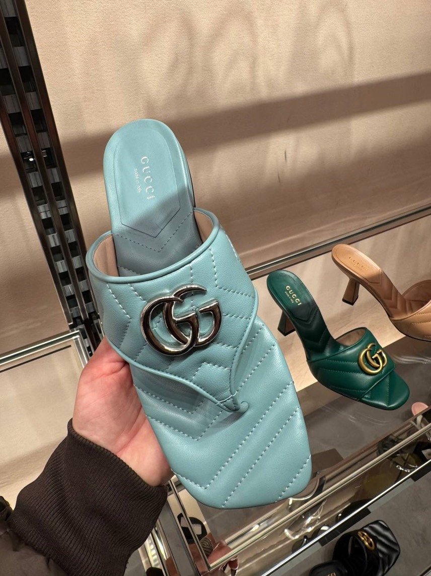 GUCCI Slides side view - Women's luxury Shoes