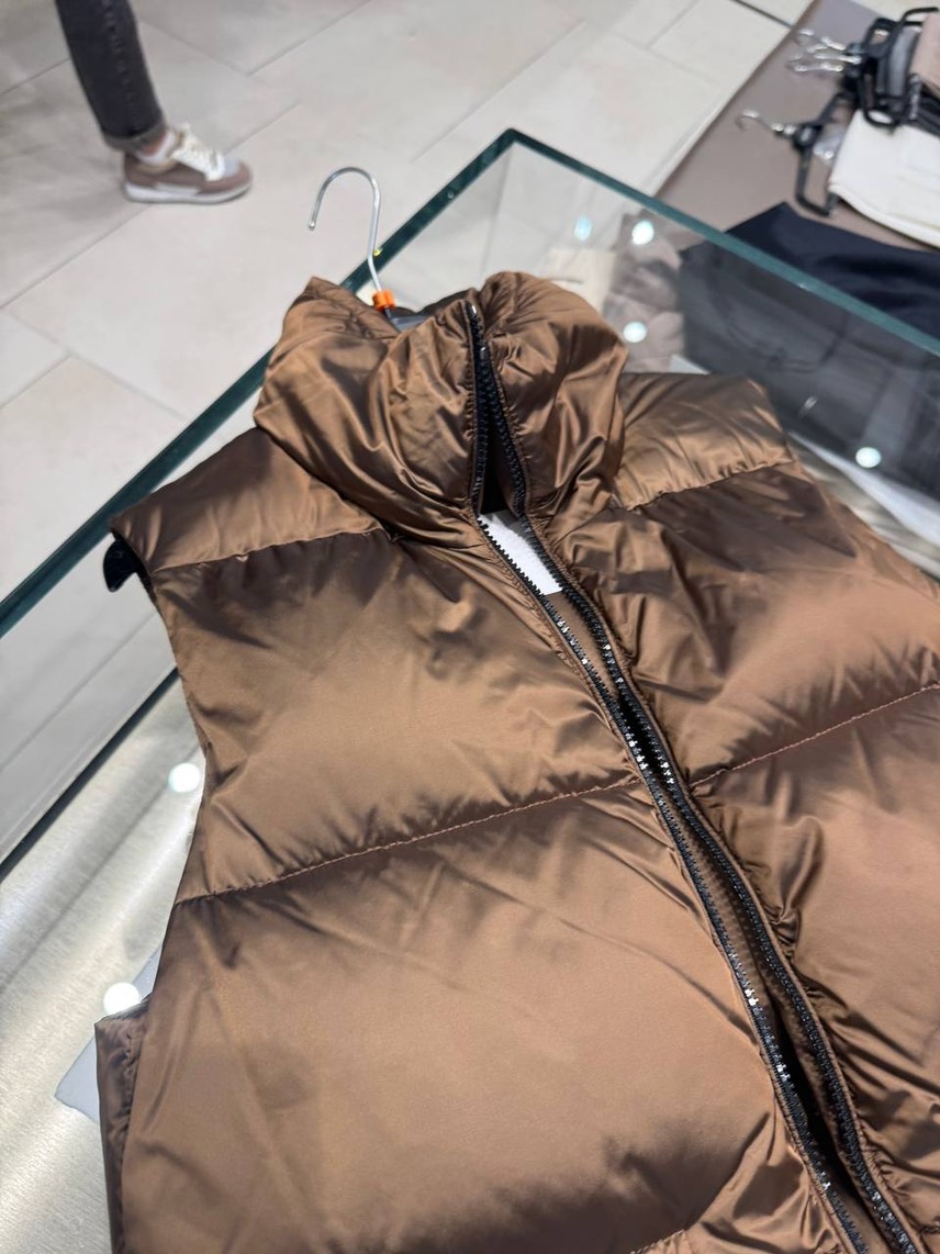 PESERICO Gilets side view - Women's luxury Clothes