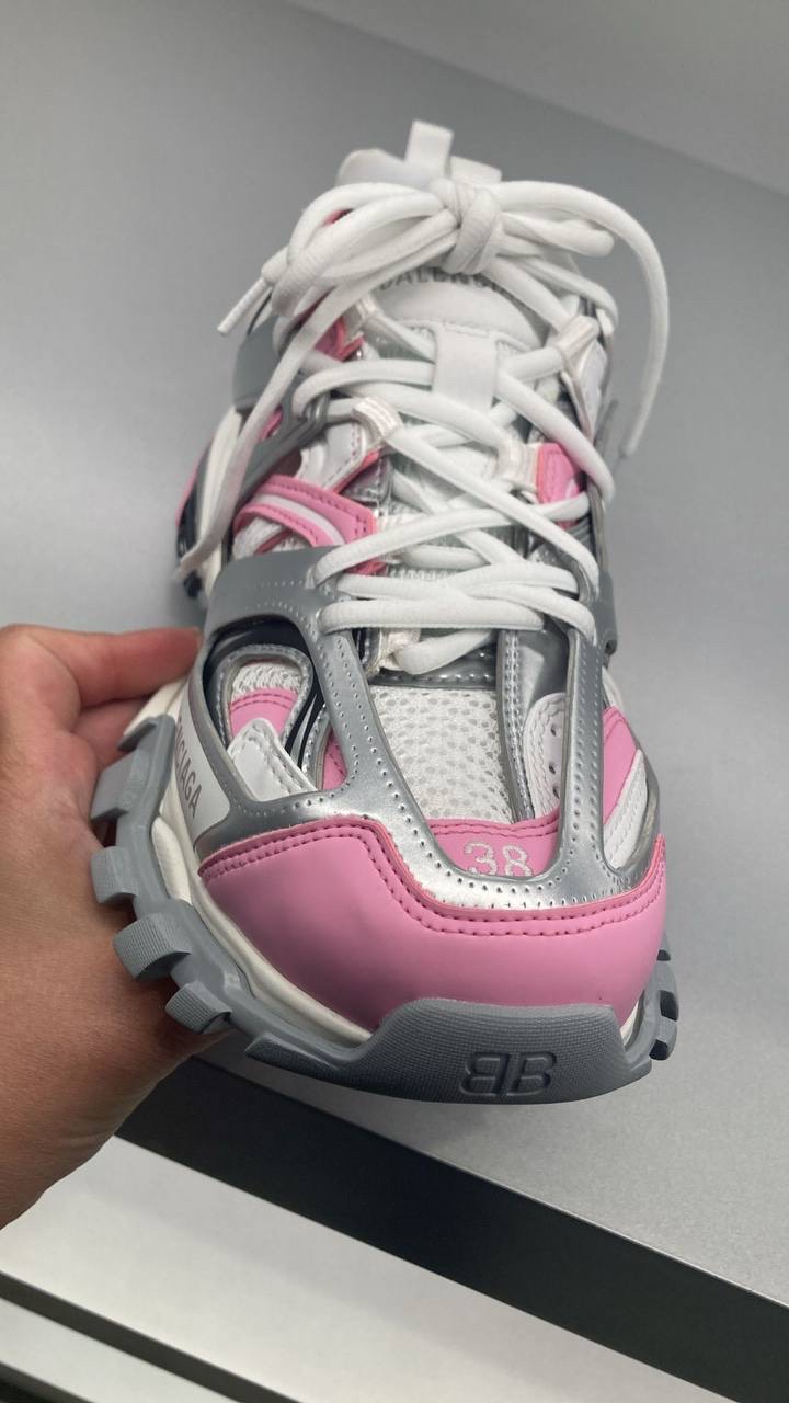 BALENCIAGA Sneakers side view - Women's luxury Shoes