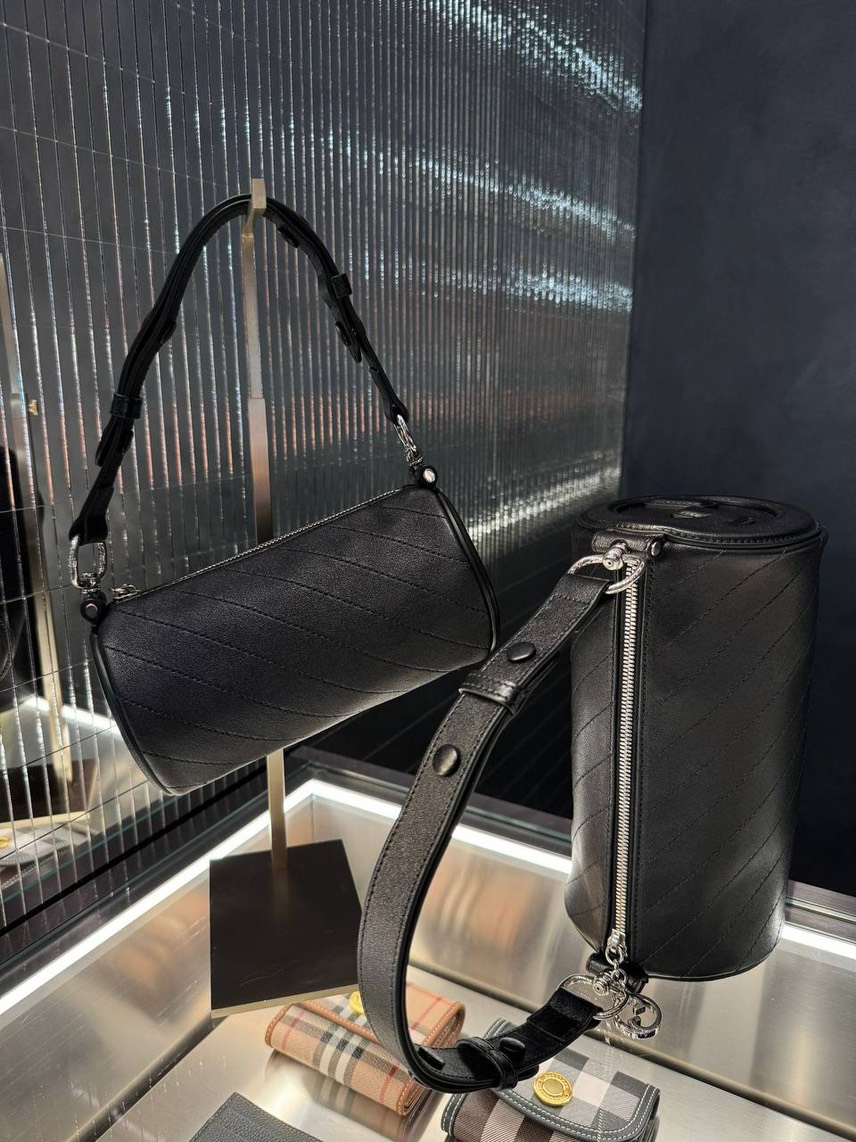 GUCCI Shoulder bags front view - Women's luxury Bags