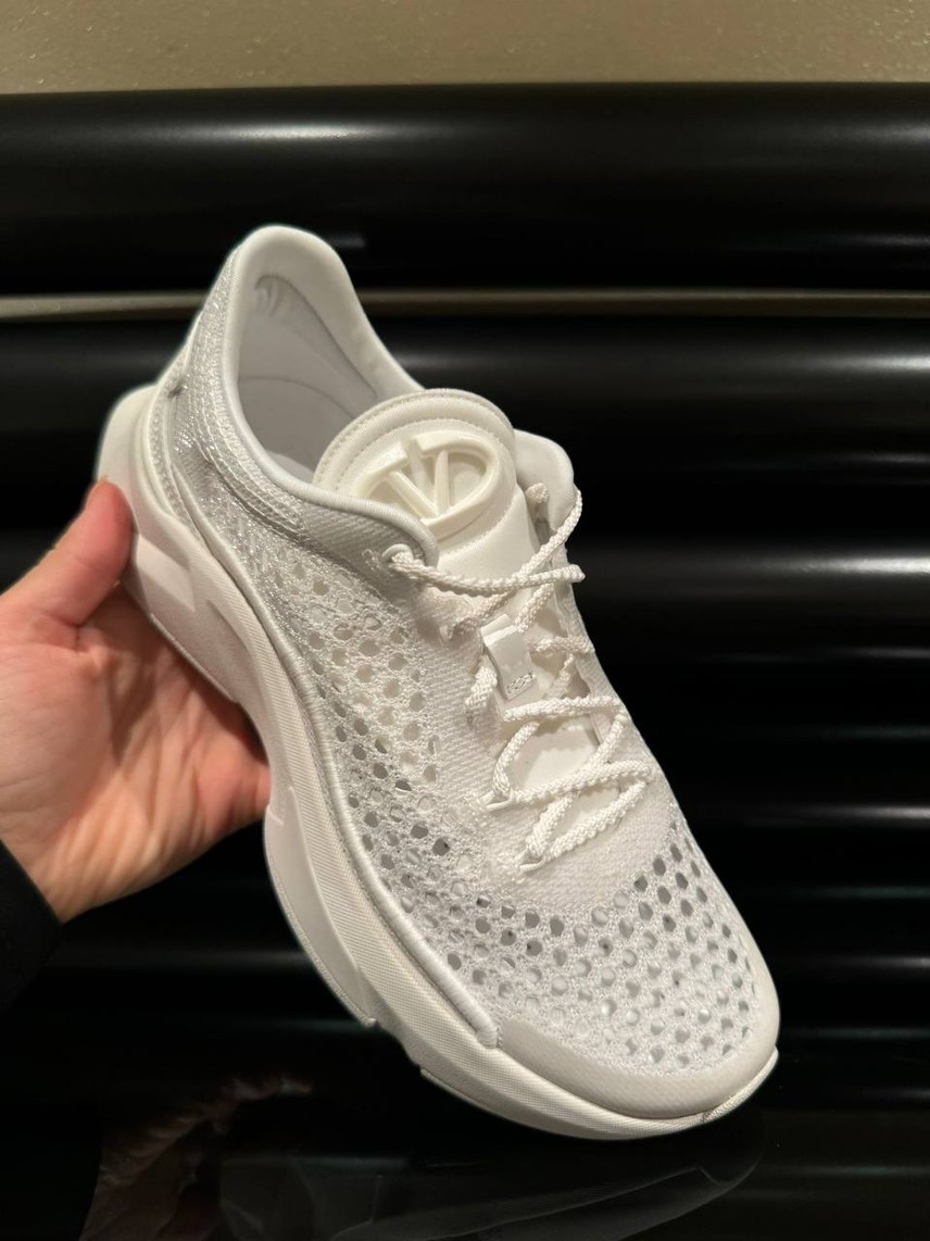 VALENTINO GARAVANI Sneakers side view - Women's luxury Shoes