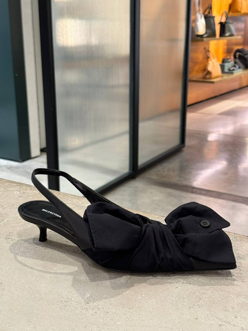 BALENCIAGA Sandals front view - Women's luxury Shoes