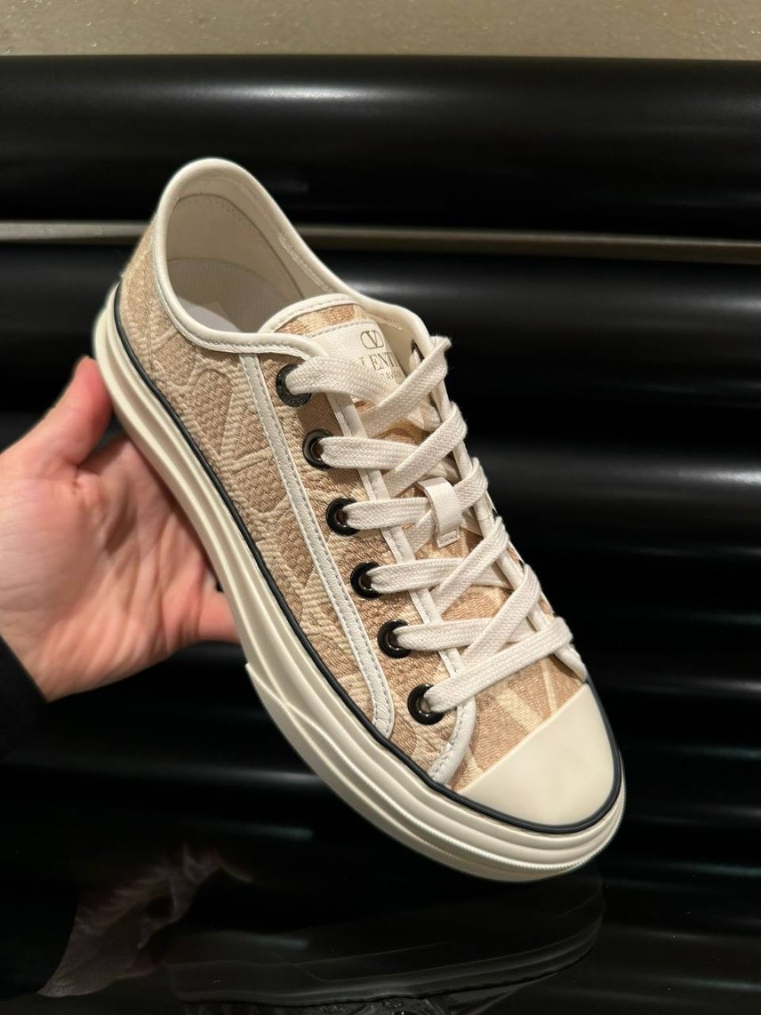 VALENTINO GARAVANI Sneakers side view - Women's luxury Shoes