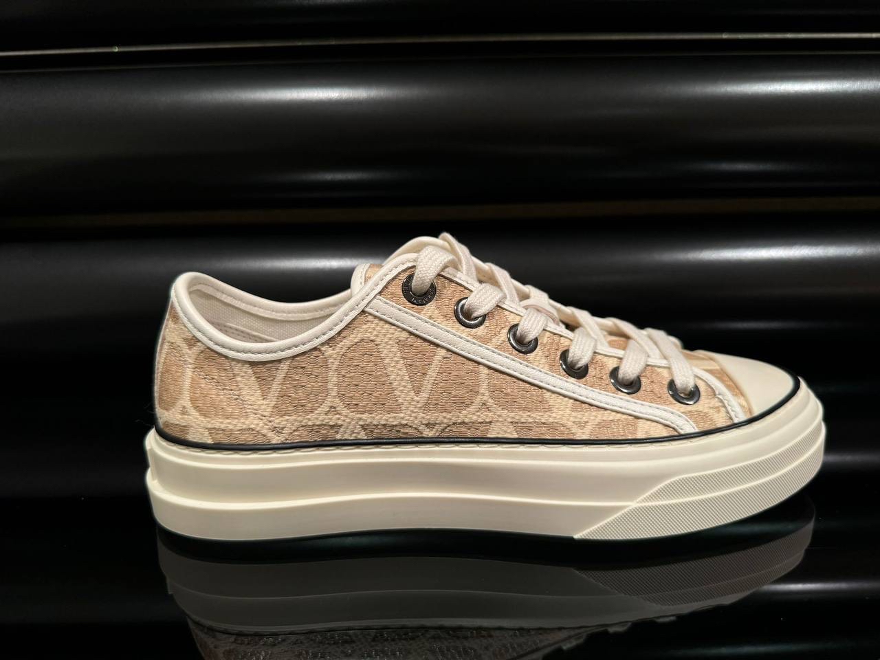 VALENTINO GARAVANI Sneakers front view - Women's luxury Shoes
