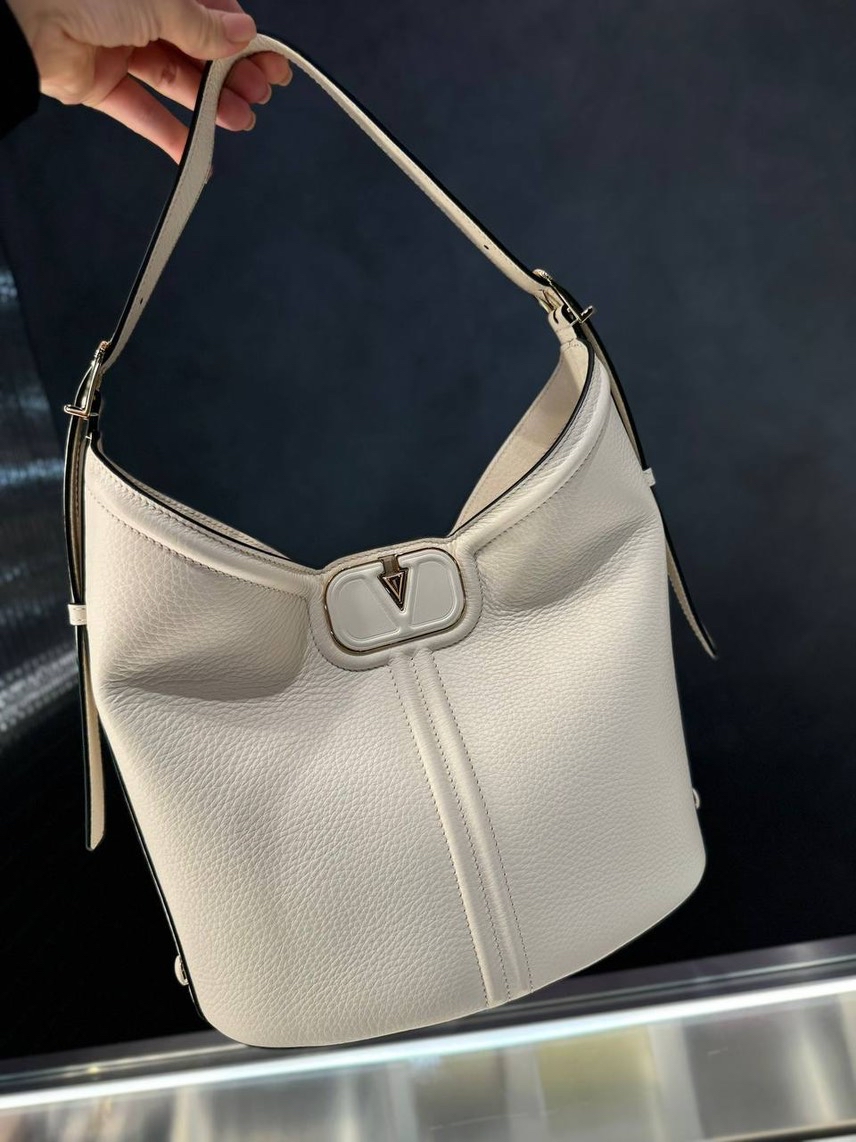 VALENTINO GARAVANI Shoulder bags side view - Women's luxury Bags