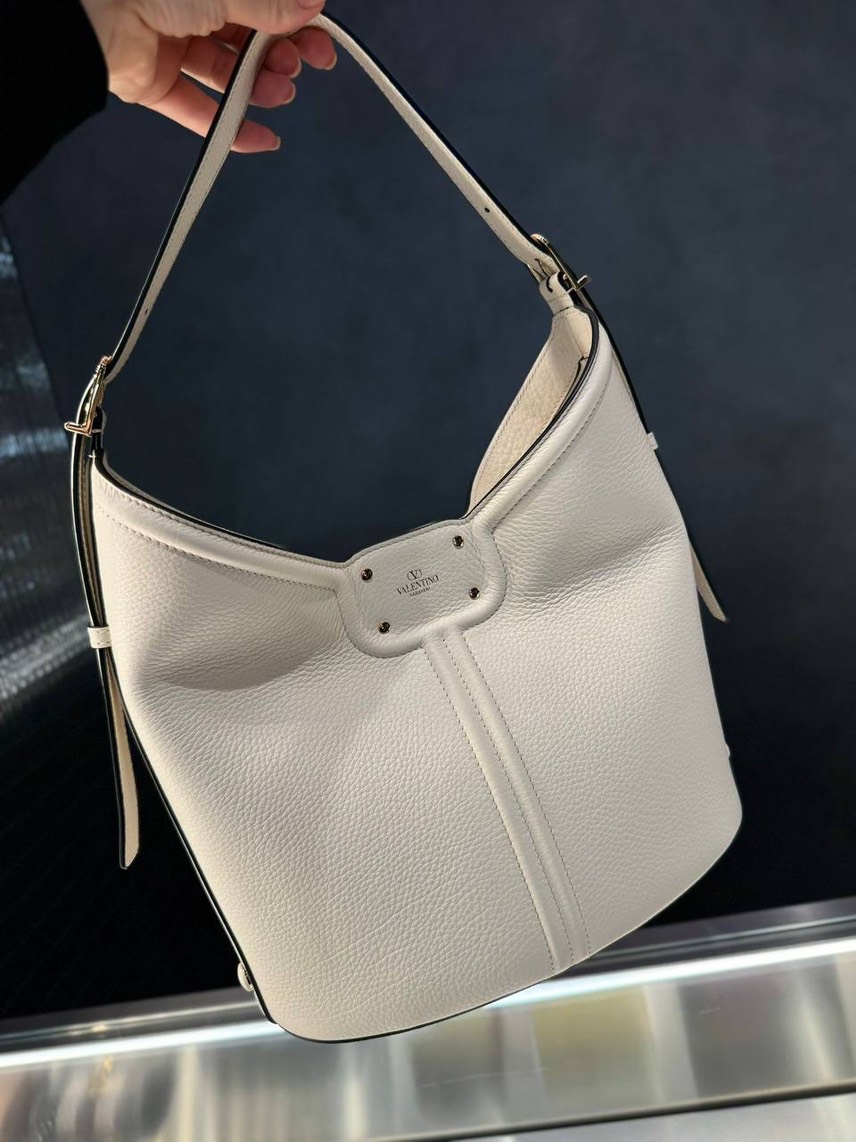 VALENTINO GARAVANI Shoulder bags side view - Women's luxury Bags