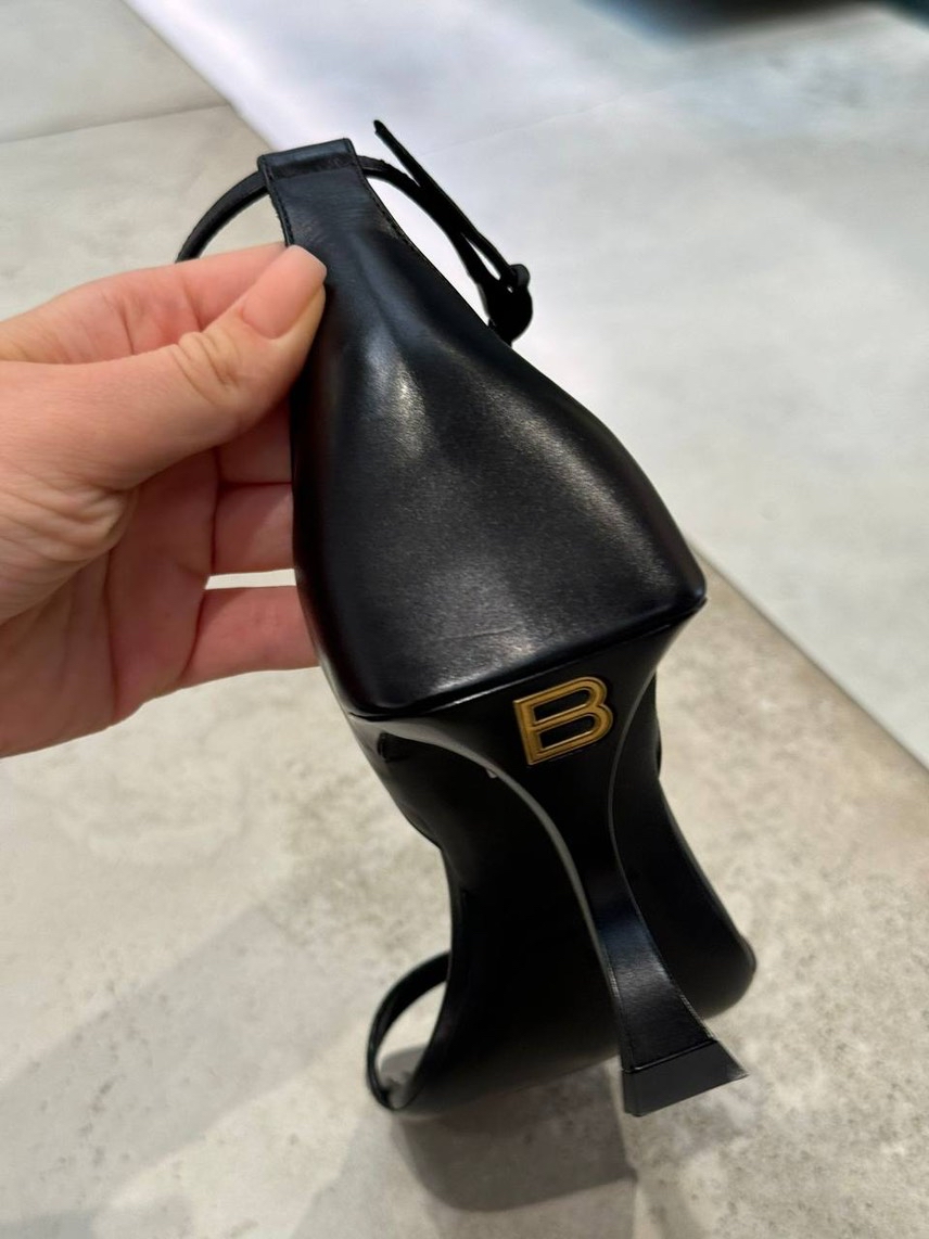 BALENCIAGA Sandals side view - Women's luxury Shoes