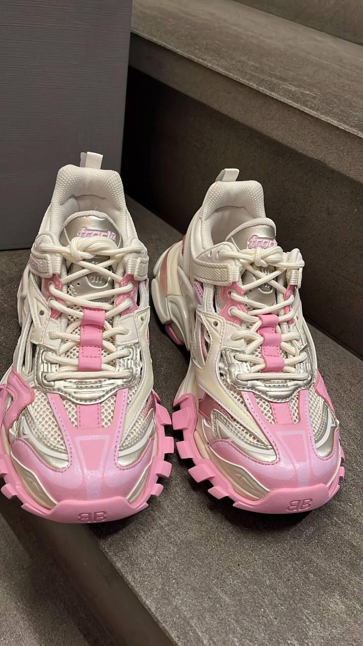 BALENCIAGA Sneakers side view - Women's luxury Shoes