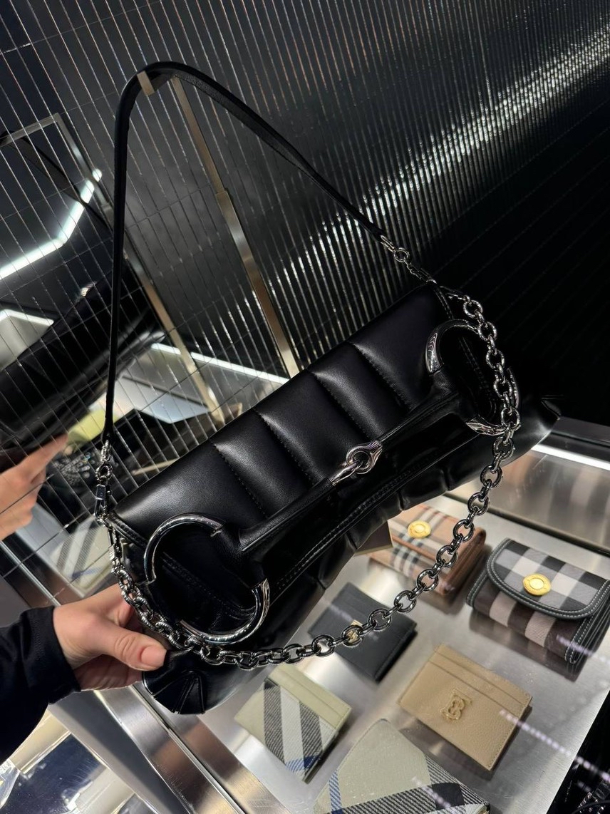 GUCCI Shoulder bags front view - Women's luxury Bags