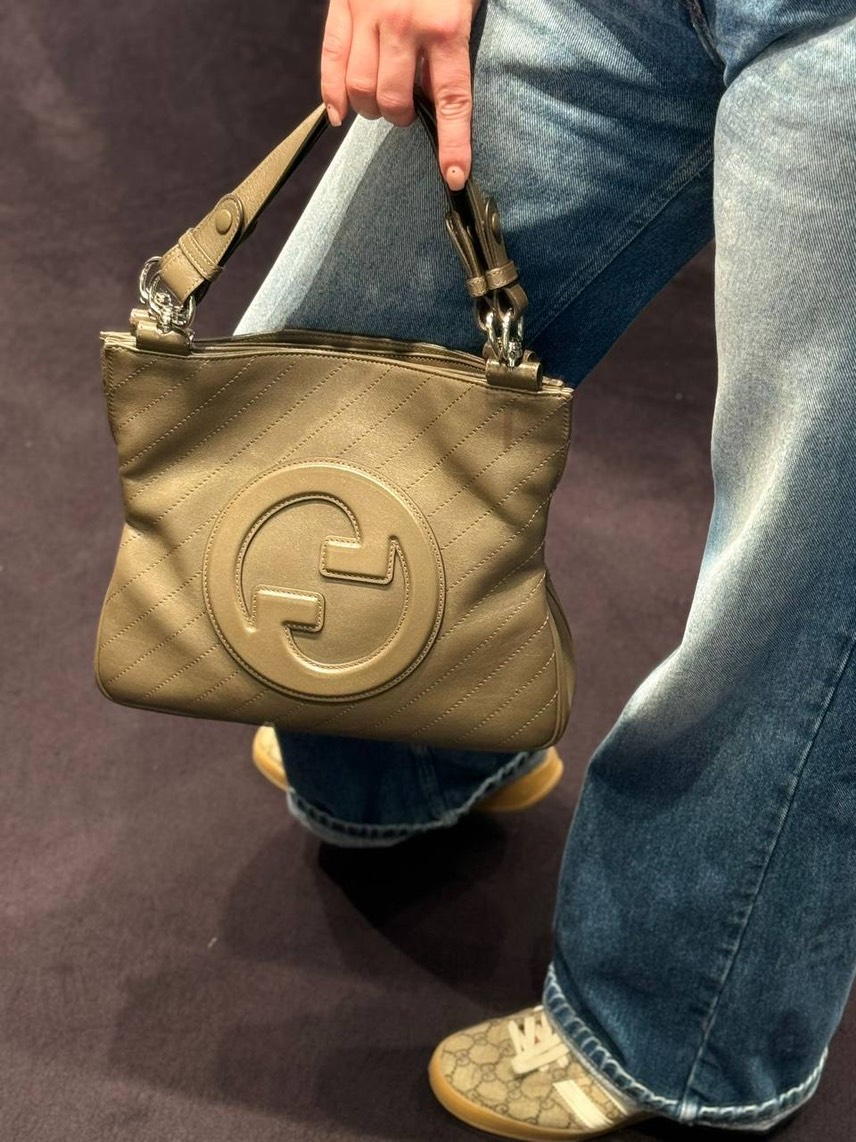 GUCCI Totes side view - Women's luxury Bags
