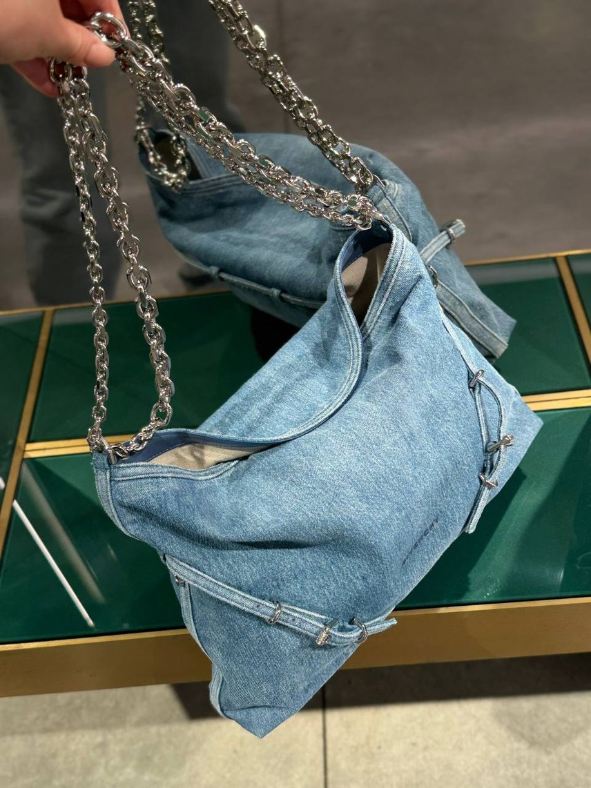 GIVENCHY Shoulder bags side view - Women's luxury Bags