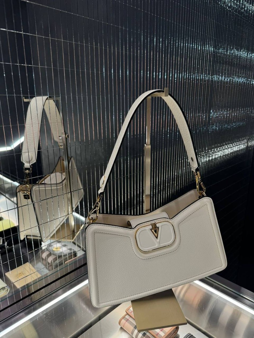 VALENTINO GARAVANI Shoulder bags side view - Women's luxury Bags