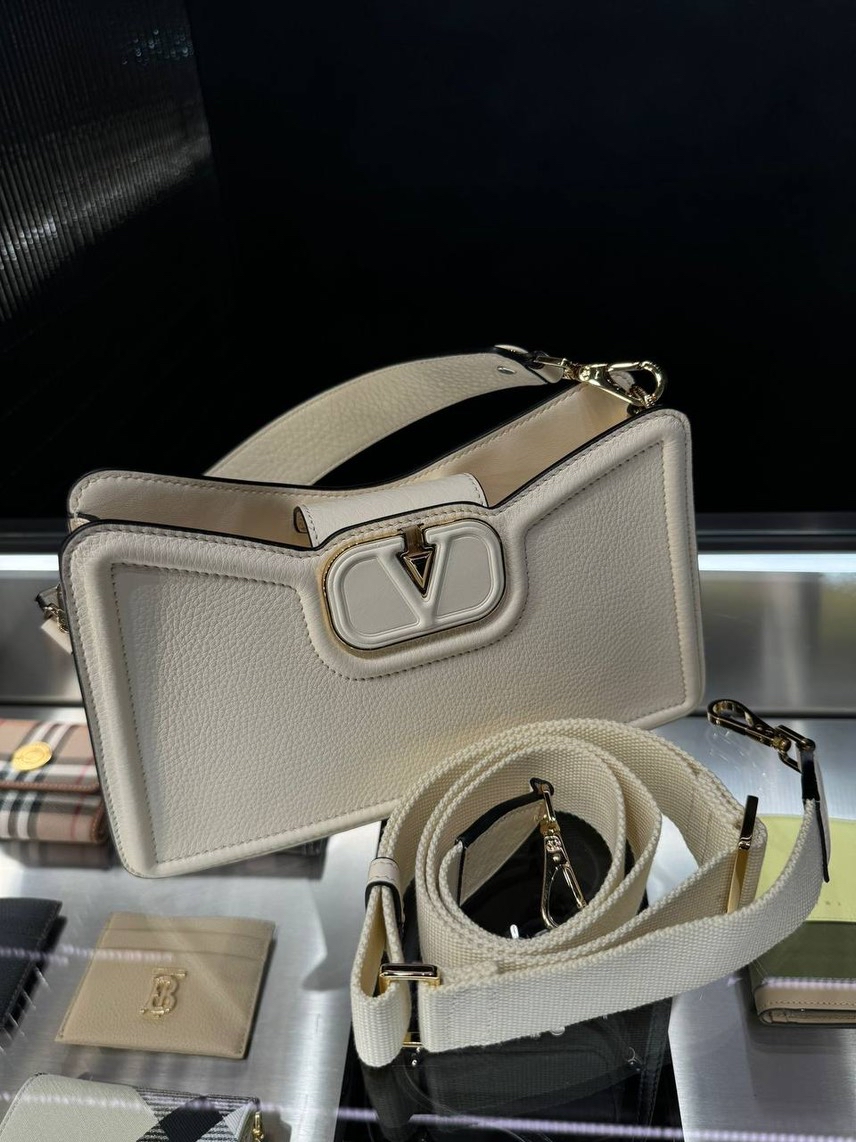 VALENTINO GARAVANI Shoulder bags side view - Women's luxury Bags