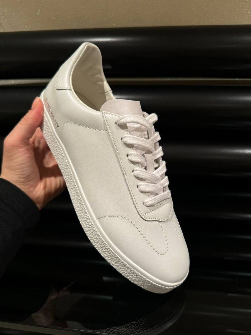 GIVENCHY Sneakers side view - Women's luxury Shoes