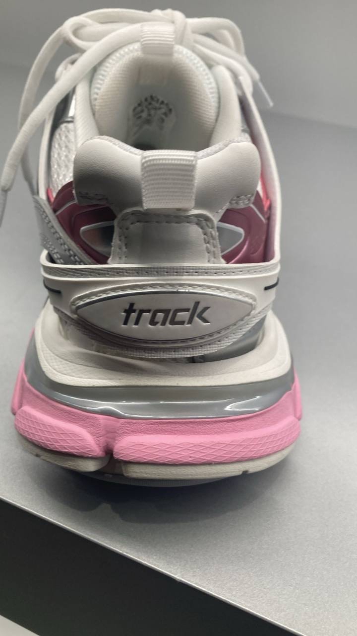 BALENCIAGA Sneakers side view - Women's luxury Shoes