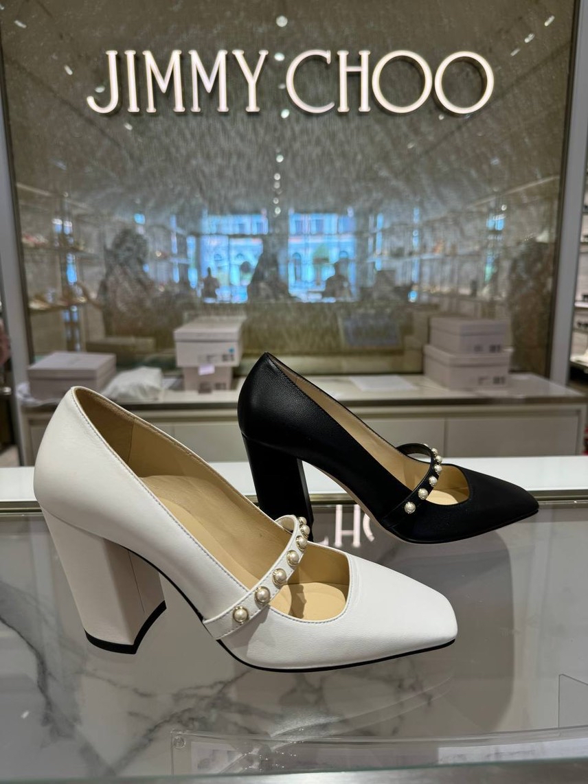 JIMMY CHOO Pumps front view - Women's luxury Shoes
