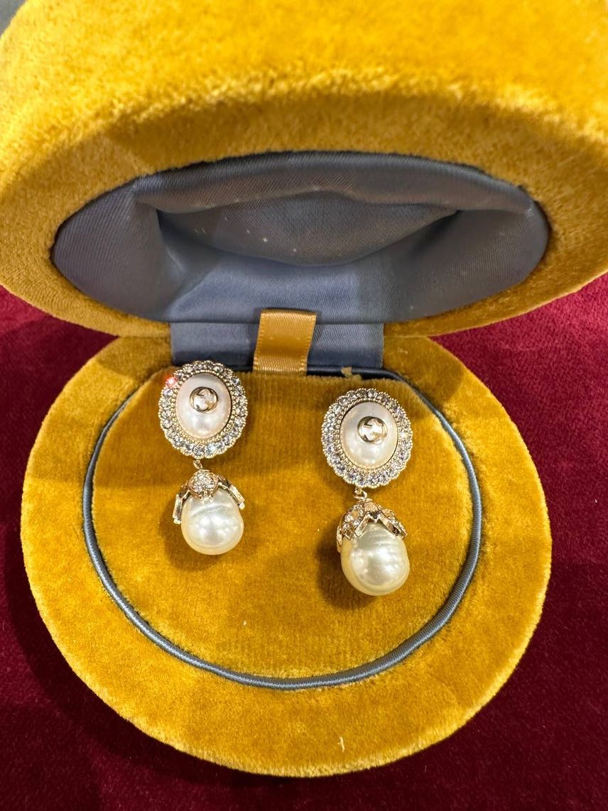 GUCCI Earrings front view - Women's luxury Jewelry and watches