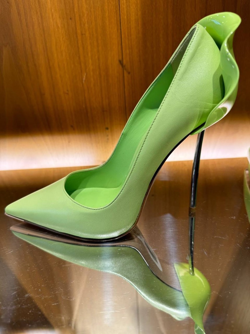 LE SILLA Pumps front view - Women's luxury Shoes