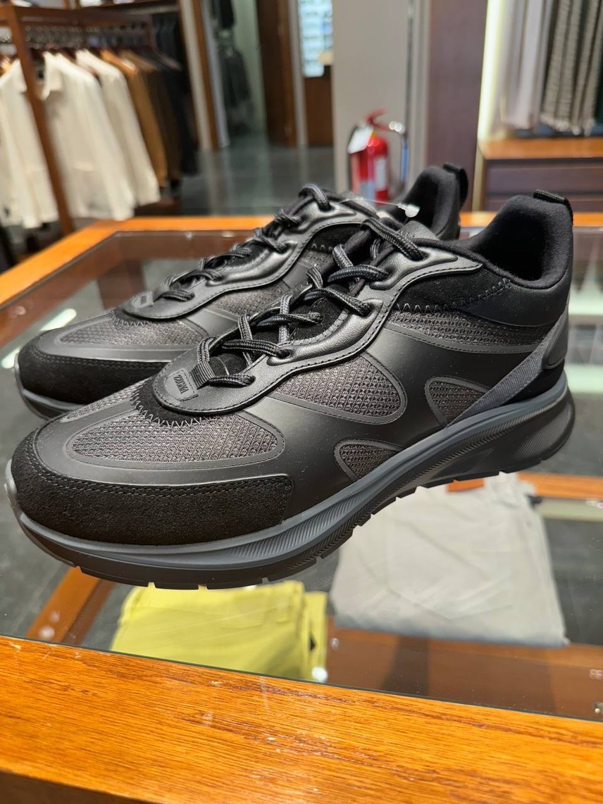 ERMENEGILDO ZEGNA Sneakers side view - Men's luxury Shoes