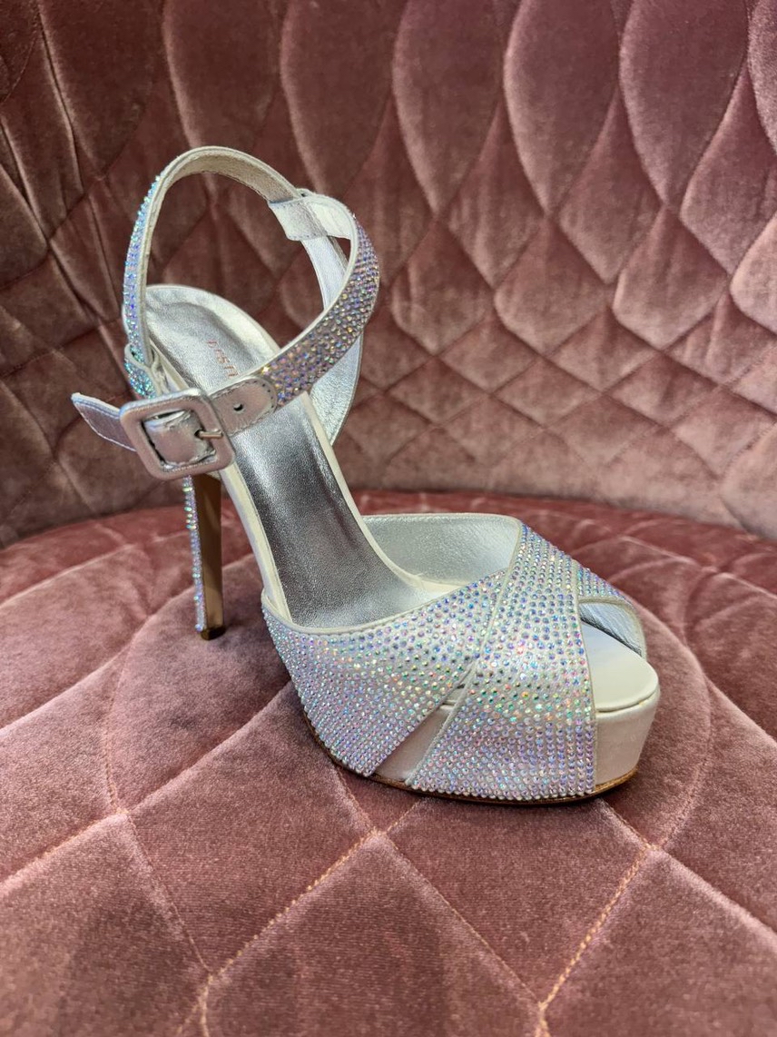 LE SILLA Sandals side view - Women's luxury Shoes