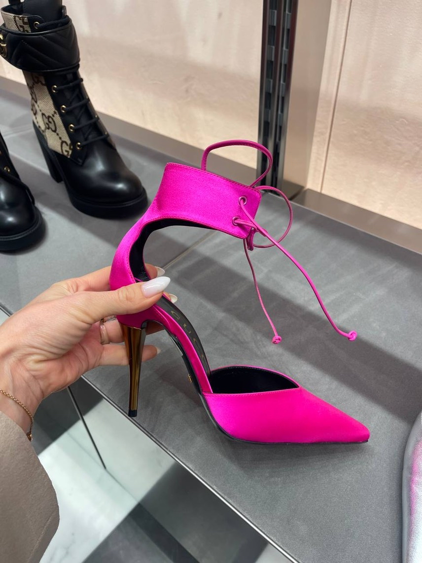 GUCCI Sandals side view - Women's luxury Shoes