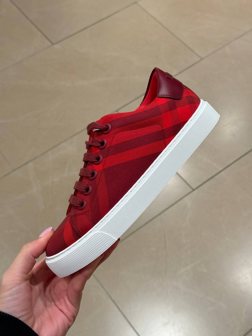 BURBERRY Sneakers front view - Women's luxury Shoes
