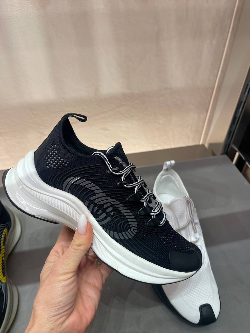 GUCCI Sneakers side view - Women's luxury Shoes