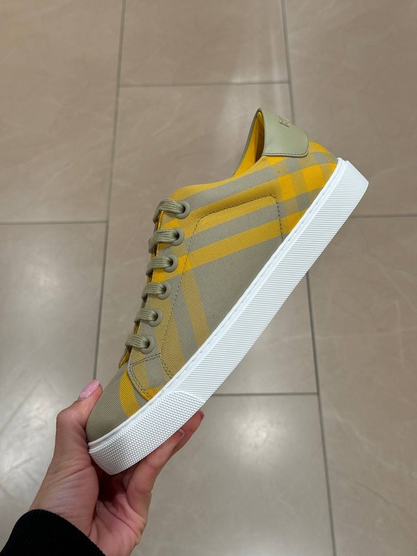 BURBERRY Sneakers front view - Women's luxury Shoes