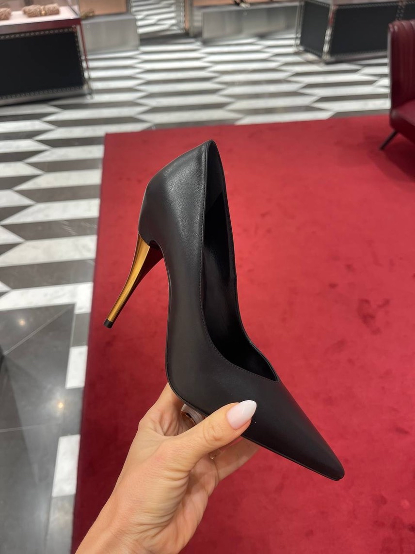 GUCCI Pumps front view - Women's luxury Shoes