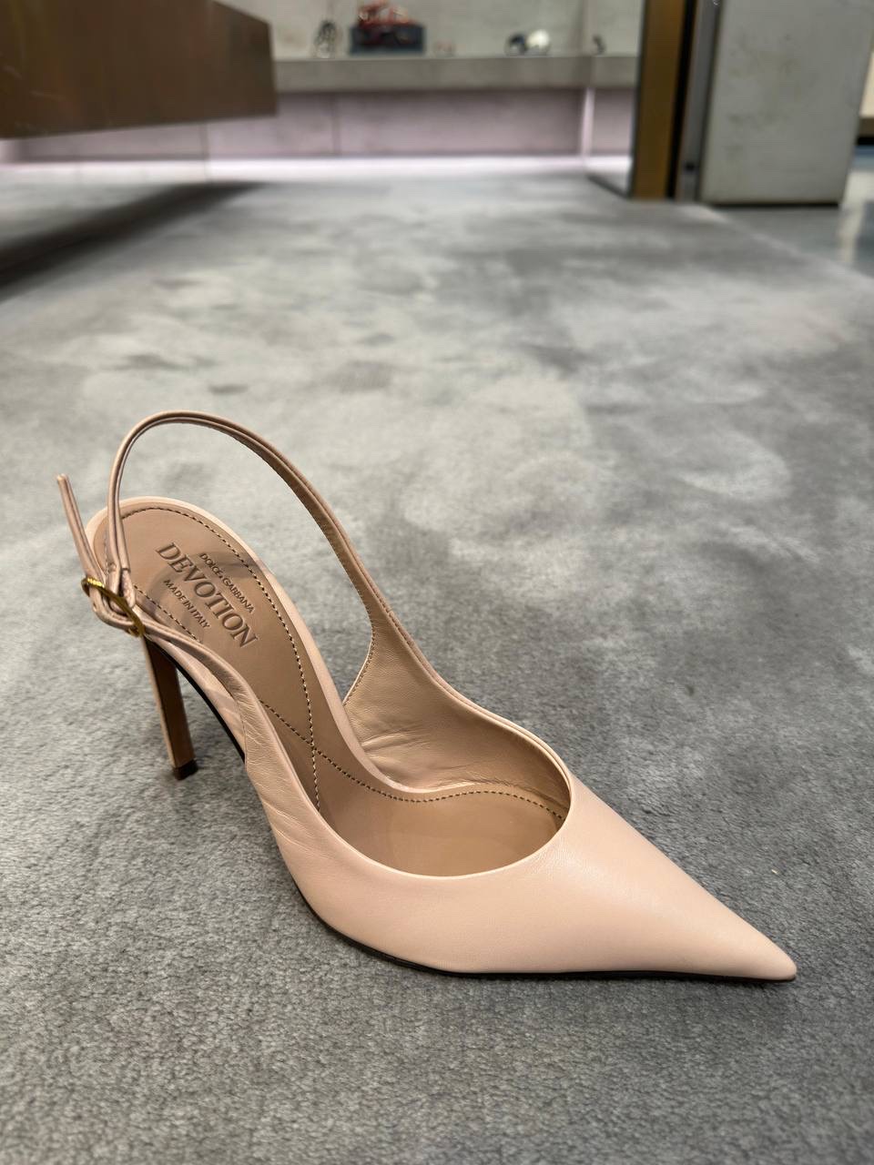 DOLCE & GABBANA Pumps front view - Women's luxury Shoes