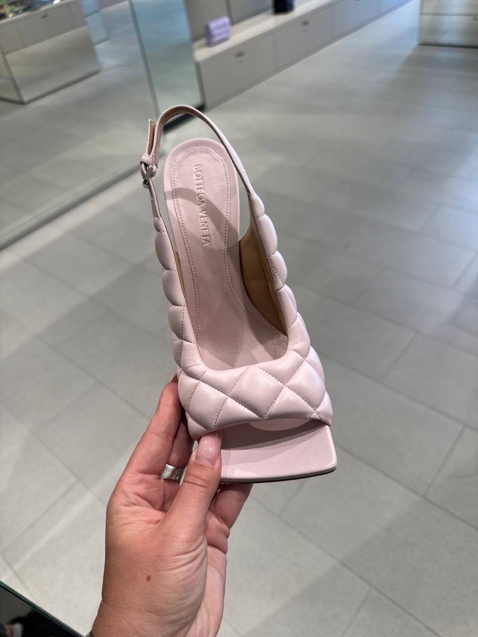 BOTTEGA VENETA Sandals side view - Women's luxury Shoes