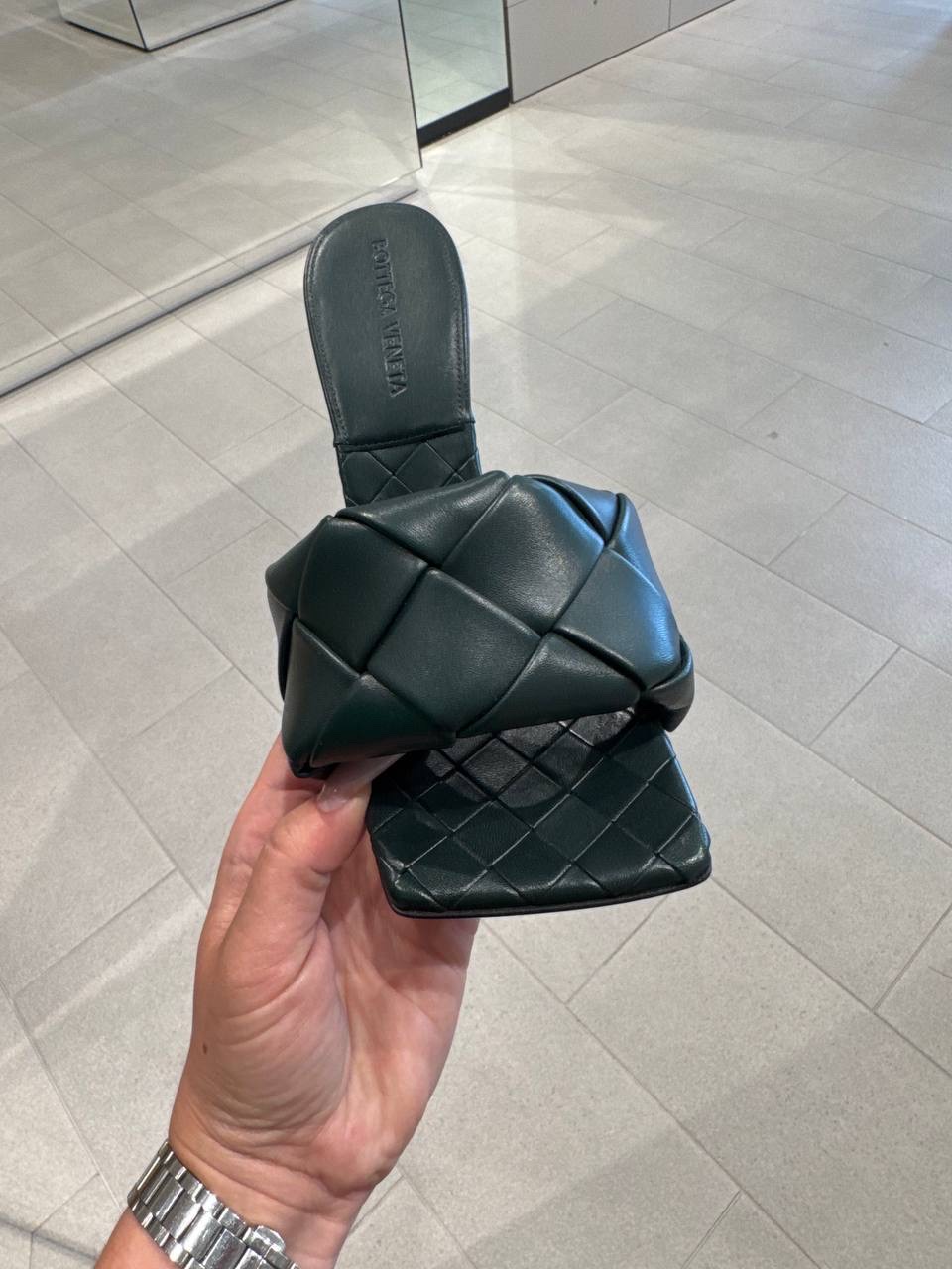 BOTTEGA VENETA Sandals side view - Women's luxury Shoes