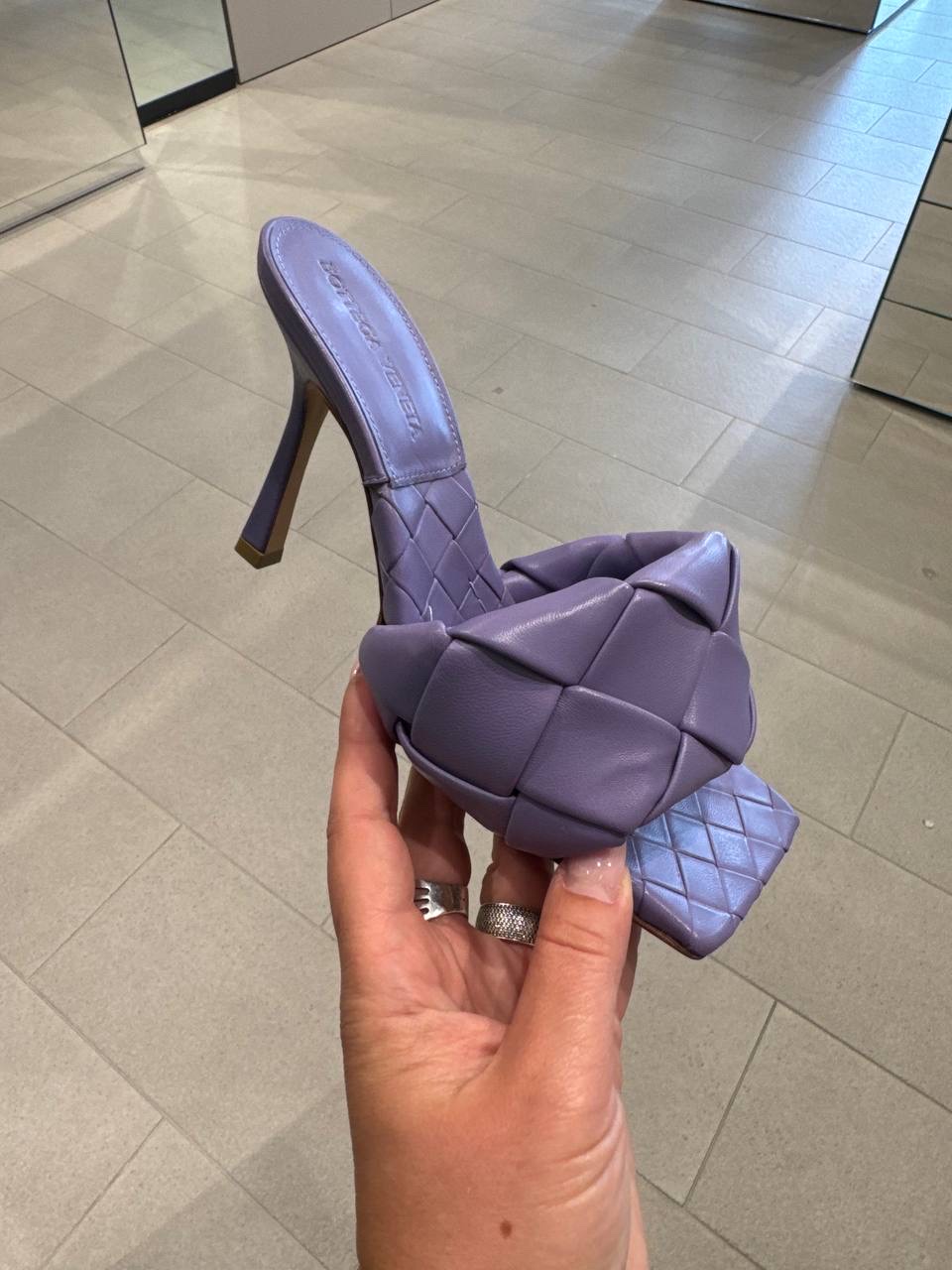 BOTTEGA VENETA Sneakers side view - Women's luxury Shoes