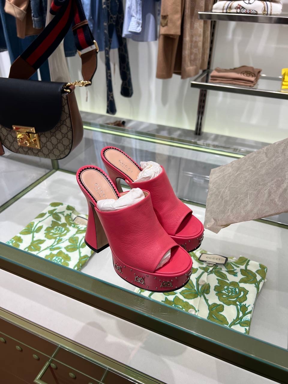 GUCCI Sandals front view - Women's luxury Shoes