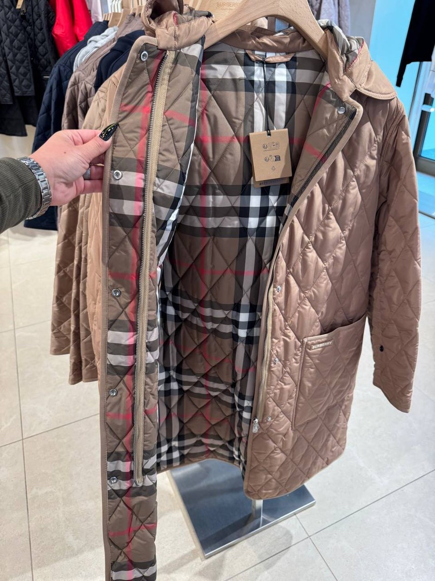 BURBERRY Down jacket side view - Women's luxury Clothes